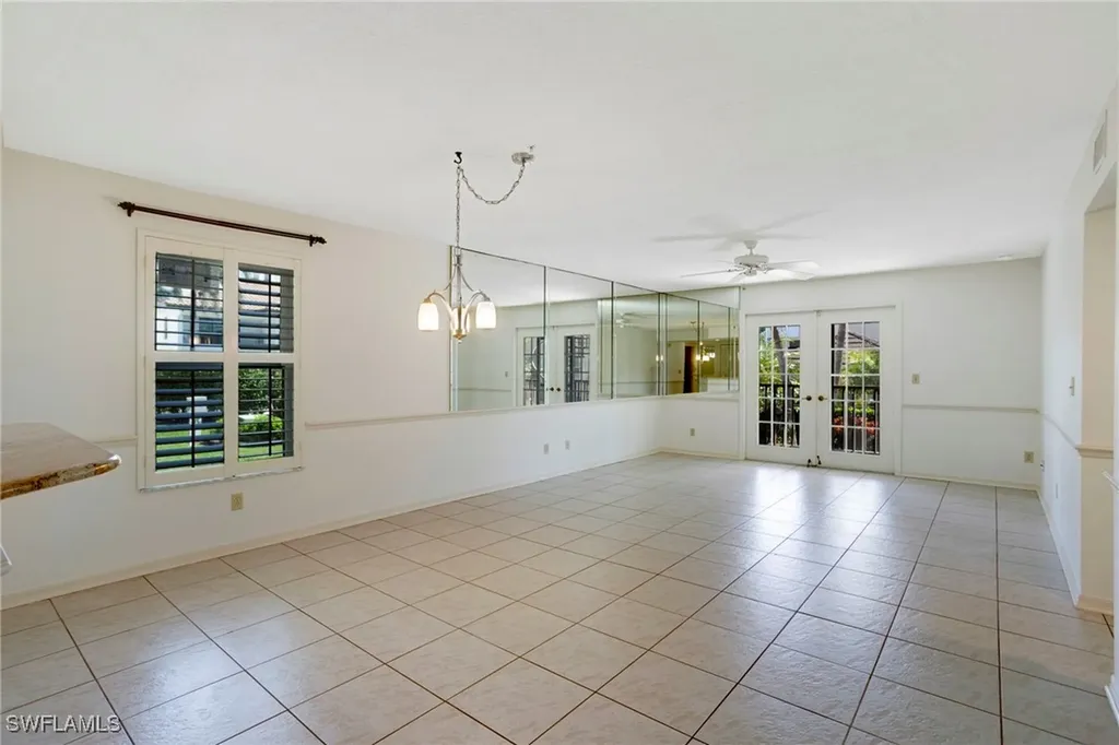542 10th Avenue S Naples FL 34102