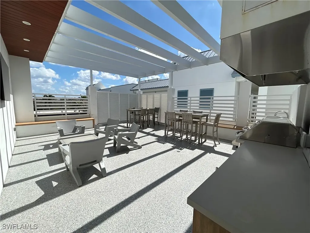 101 8th Street S Naples FL 34102