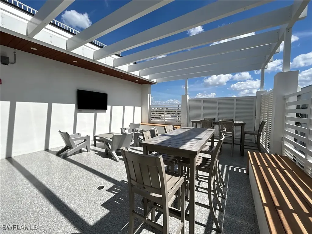 101 8th Street S Naples FL 34102