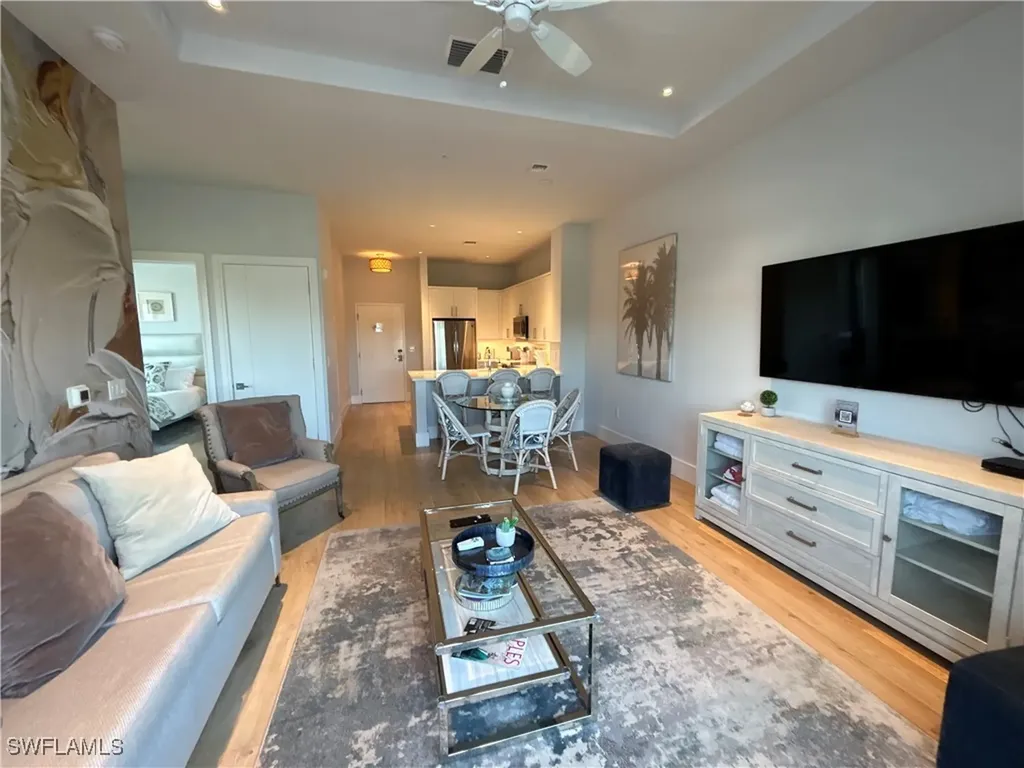 101 8th Street S Naples FL 34102