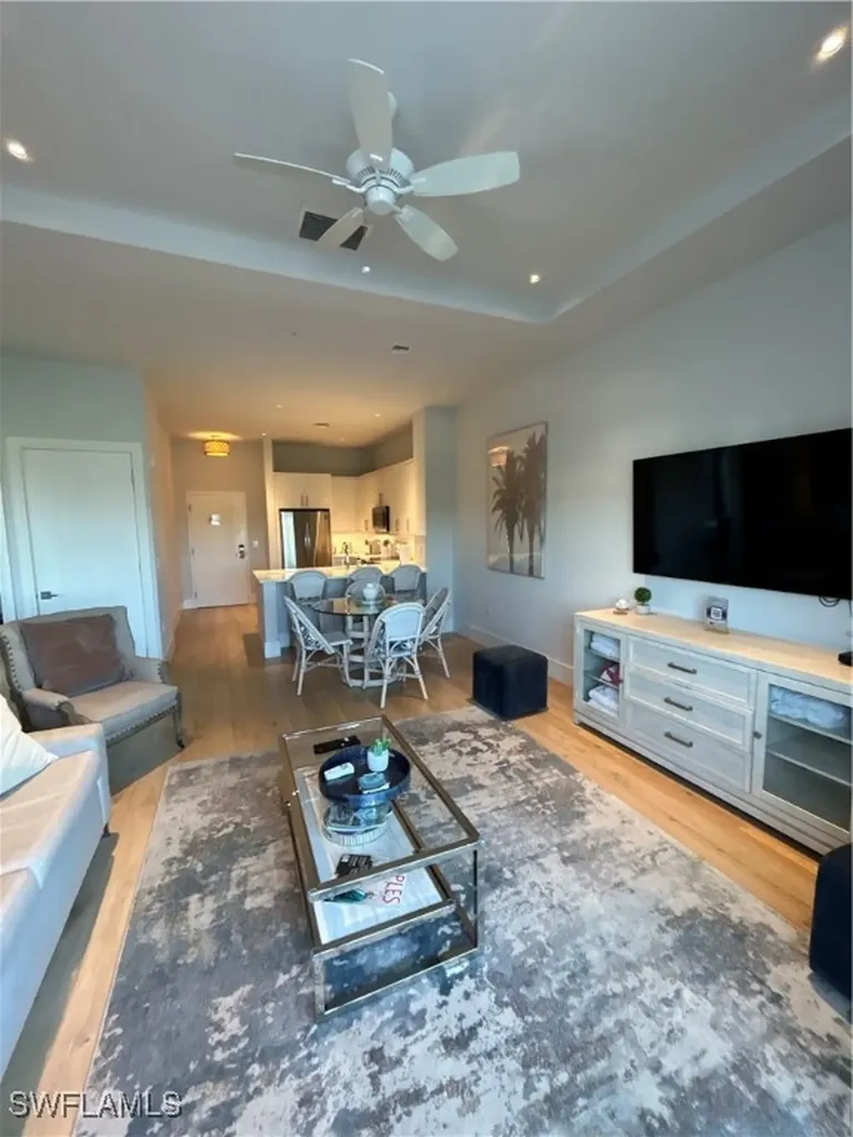 101 8th Street S Naples FL 34102