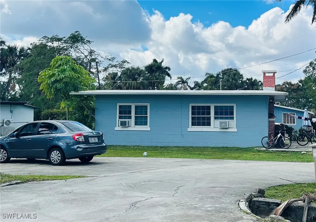 4465 Birmingham Street Fort Myers FL 33905