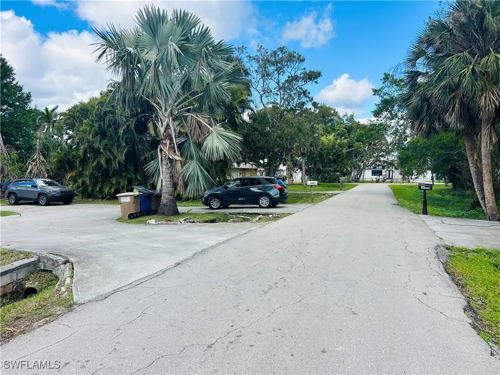 4465 Birmingham Street Fort Myers FL 33905
