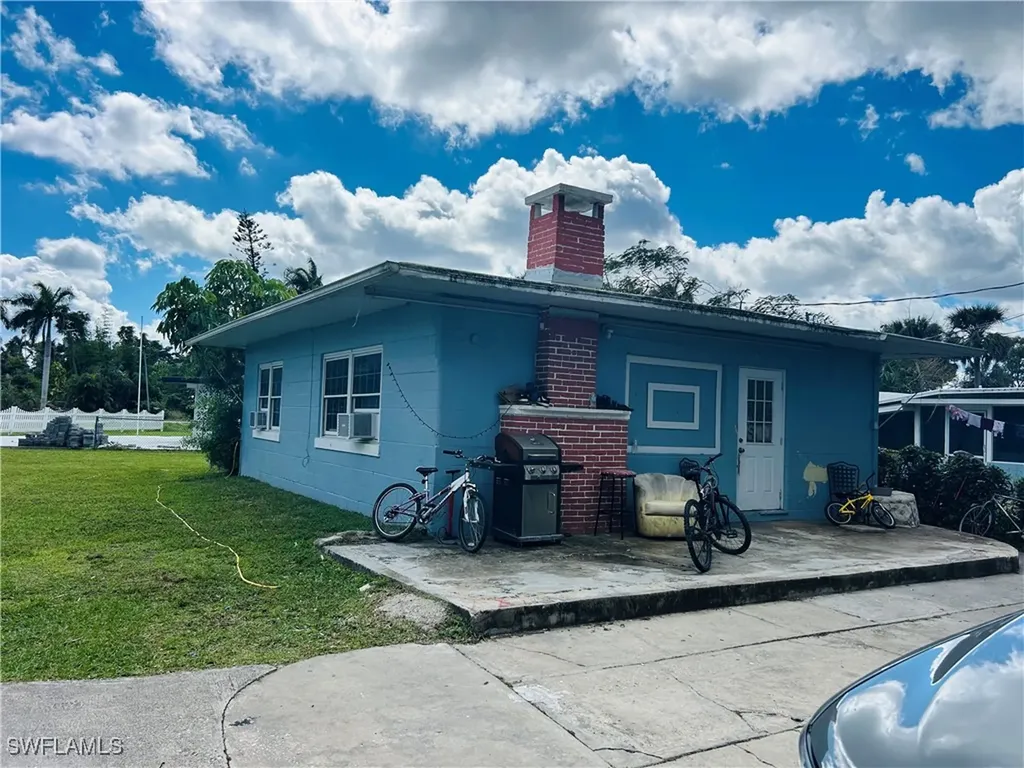 4465 Birmingham Street Fort Myers FL 33905