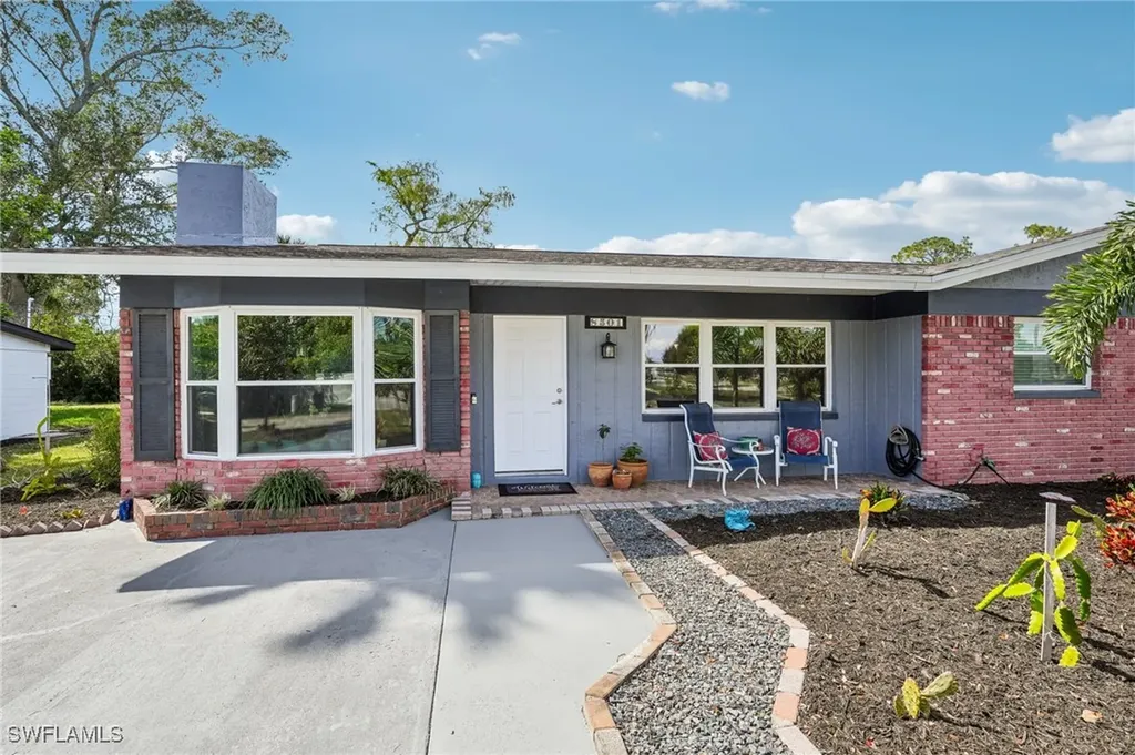 8501 Chatham Street Fort Myers FL 33907