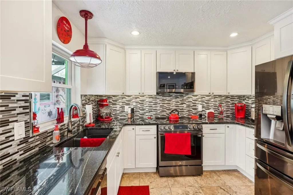 8501 Chatham Street Fort Myers FL 33907