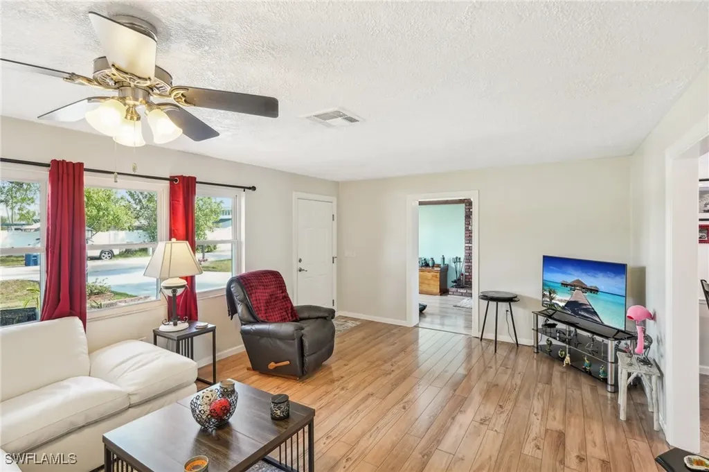 8501 Chatham Street Fort Myers FL 33907