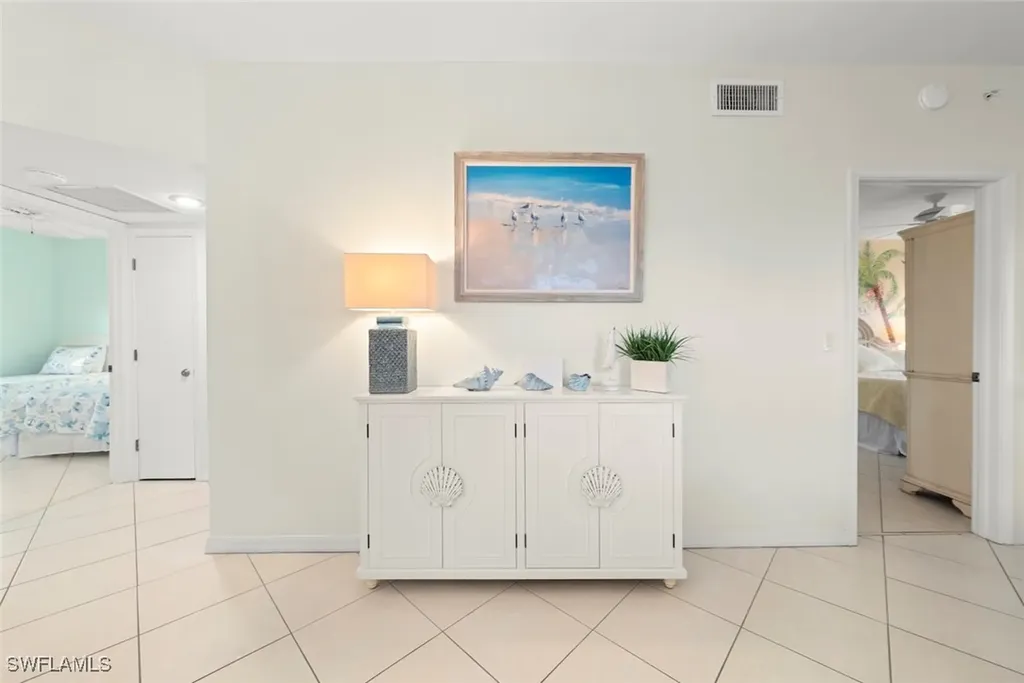 255 Periwinkle Way Sanibel FL 33957