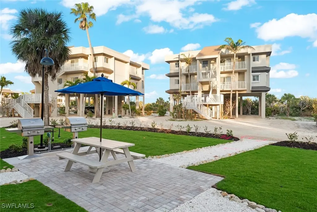 255 Periwinkle Way Sanibel FL 33957