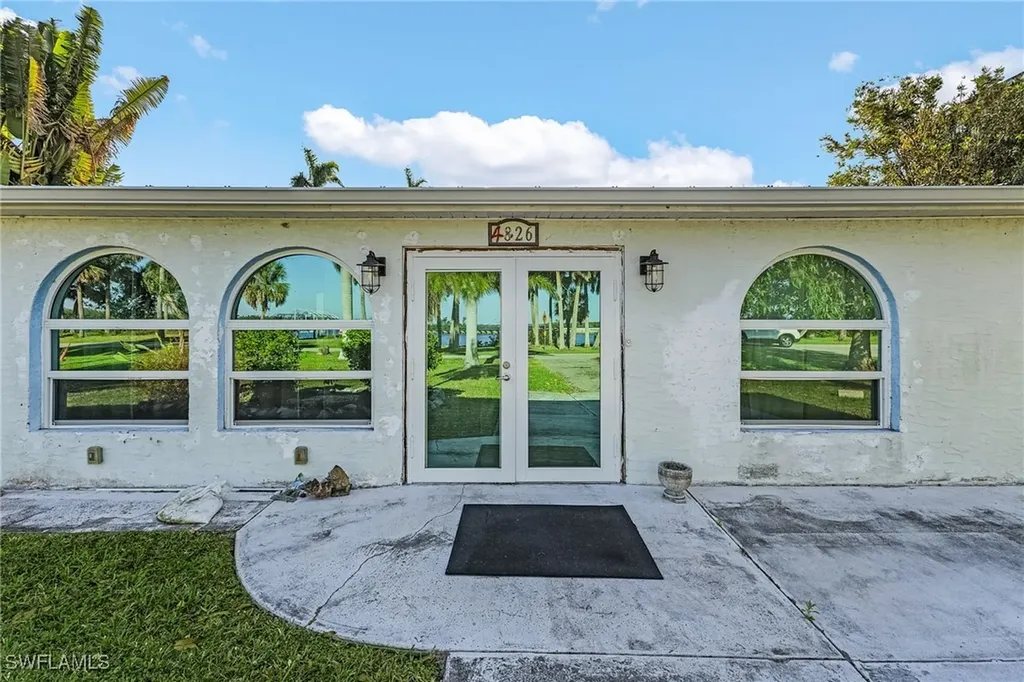 4826 E Riverside Drive Fort Myers FL 33905