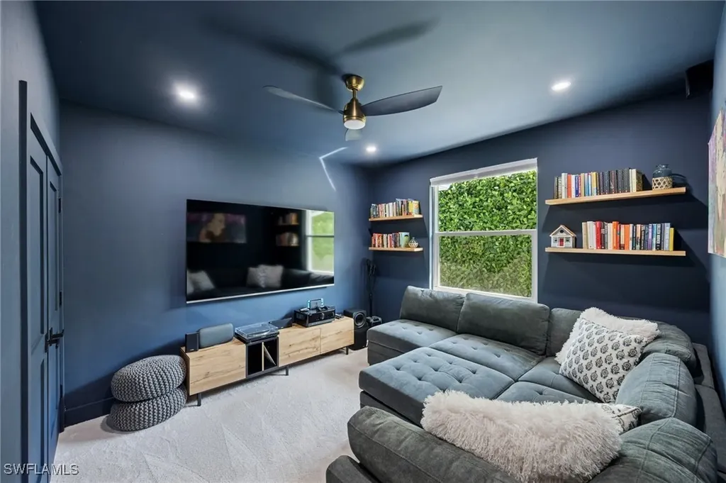 8133 Ronda Court Naples FL 34109