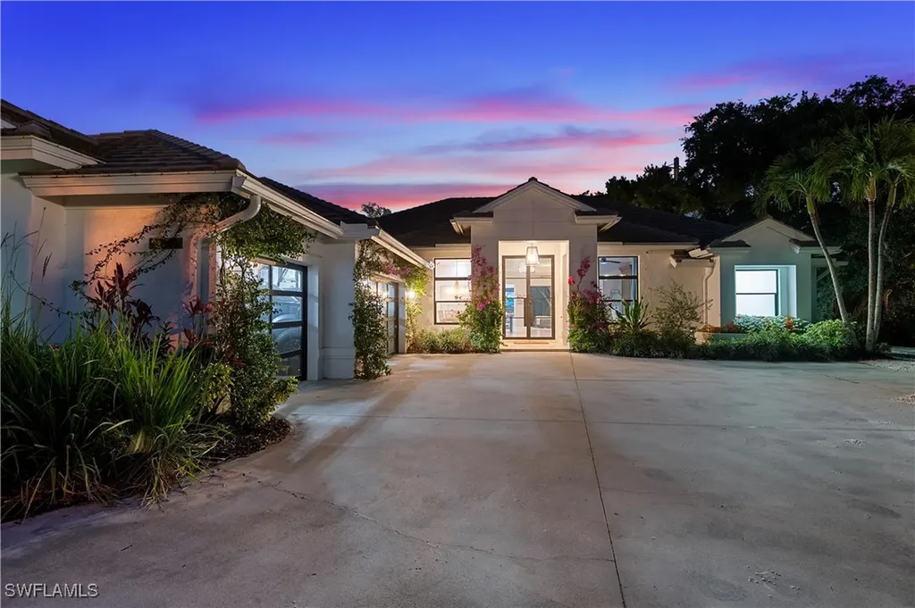 8133 Ronda Court Naples FL 34109