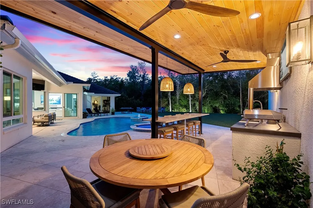 8133 Ronda Court Naples FL 34109