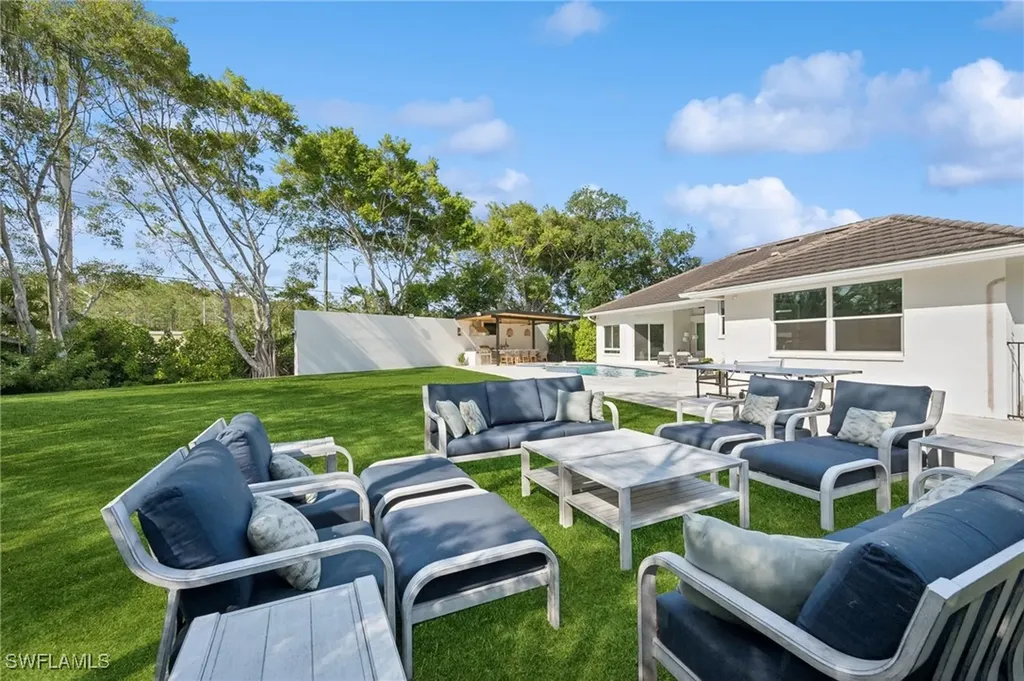 8133 Ronda Court Naples FL 34109