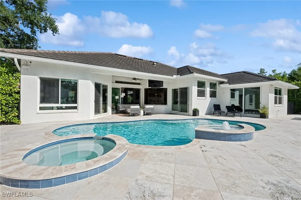 8133 Ronda Court Naples FL 34109
