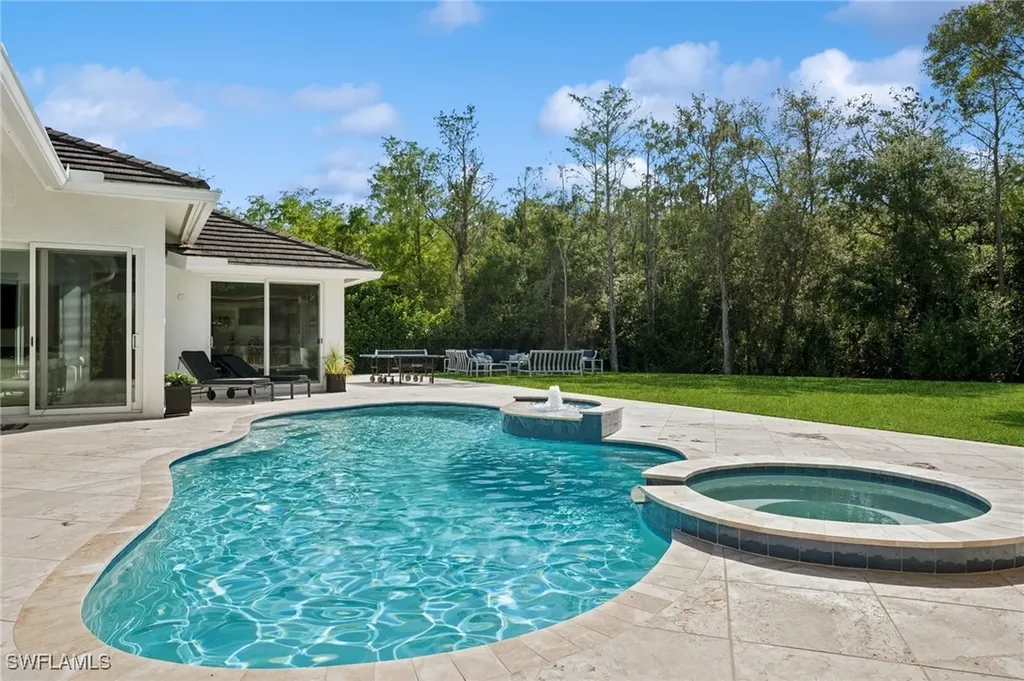 8133 Ronda Court Naples FL 34109