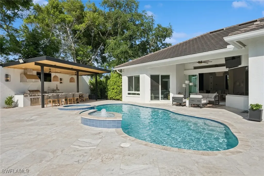8133 Ronda Court Naples FL 34109