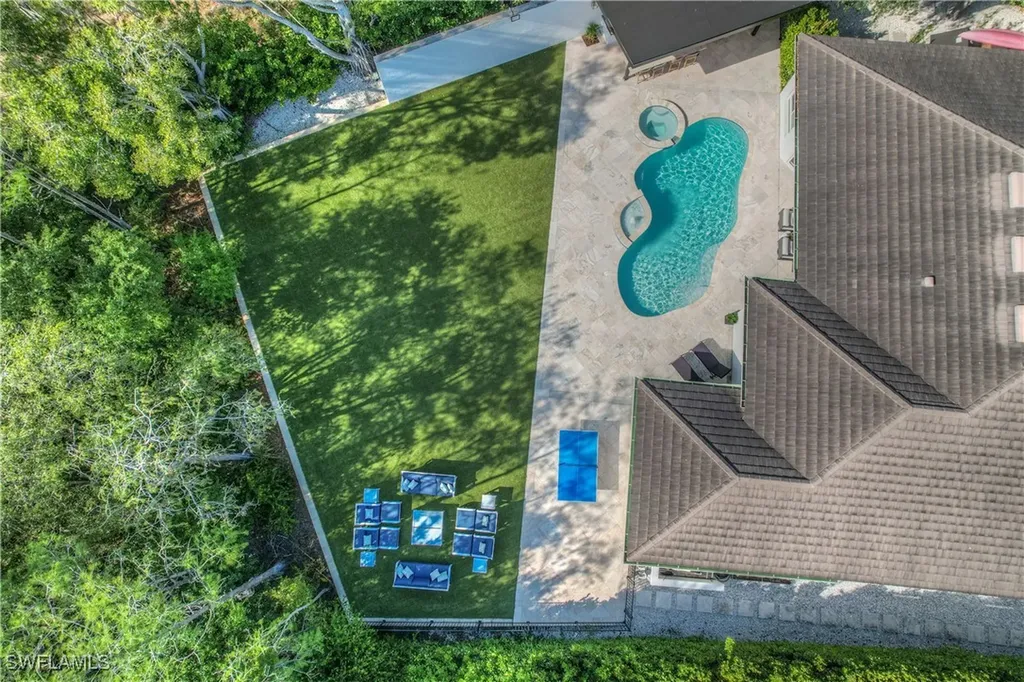 8133 Ronda Court Naples FL 34109