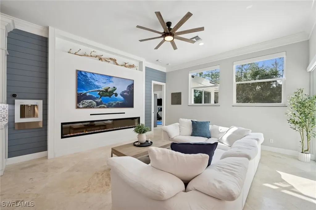 8133 Ronda Court Naples FL 34109