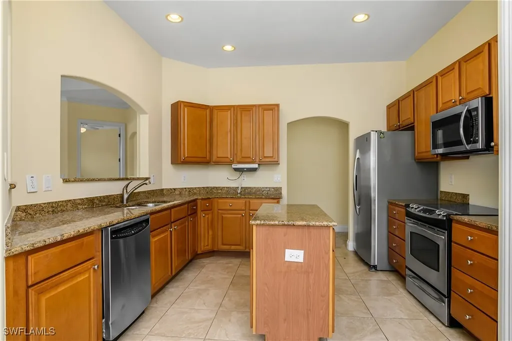 1275 Strada Milan Drive Naples FL 34105