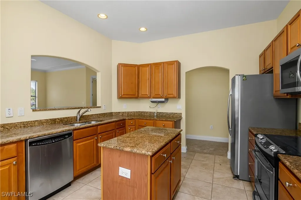 1275 Strada Milan Drive Naples FL 34105