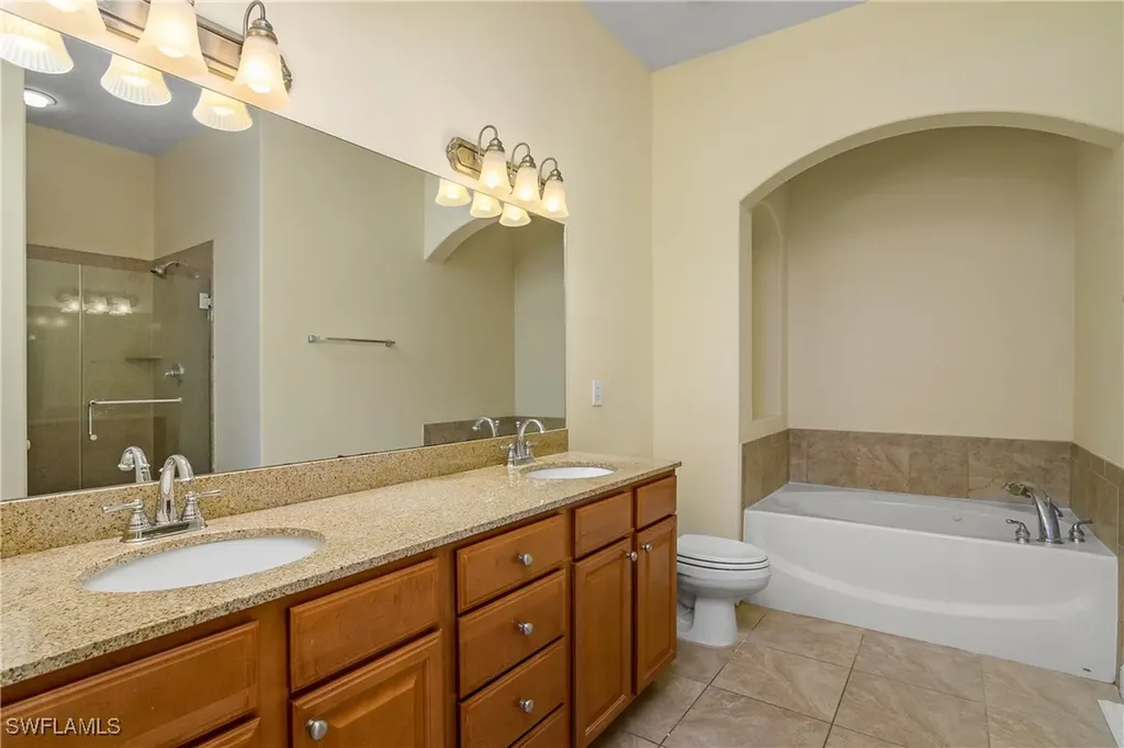 1275 Strada Milan Drive Naples FL 34105
