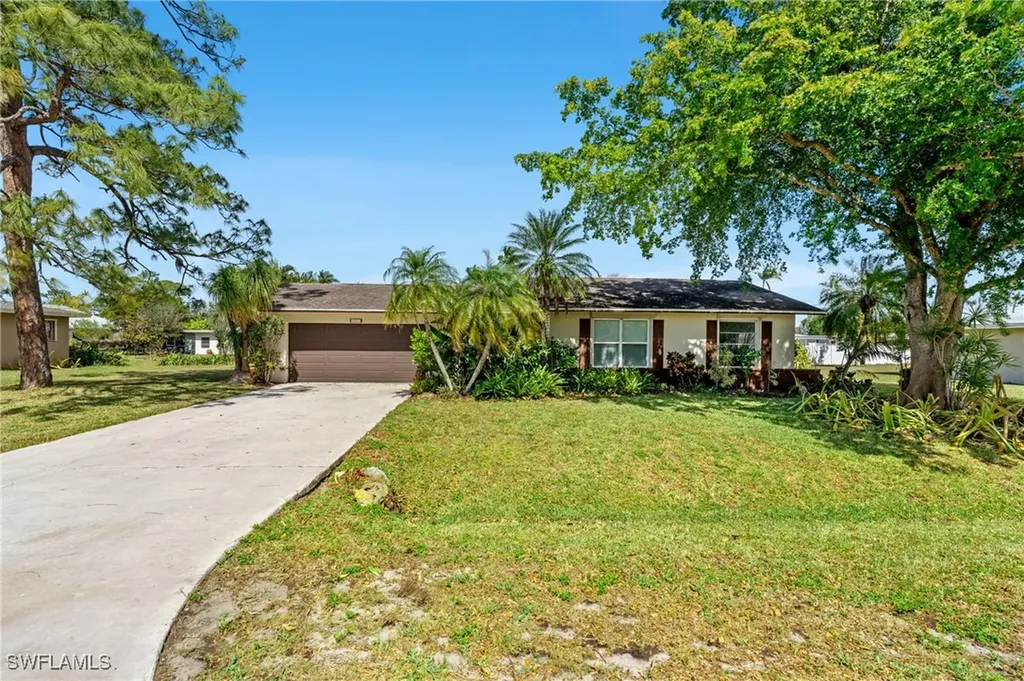 2443 Burton Avenue Fort Myers FL 33907
