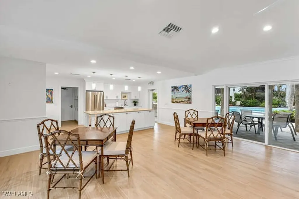 2202 Gulf Shore Boulevard N Naples FL 34102
