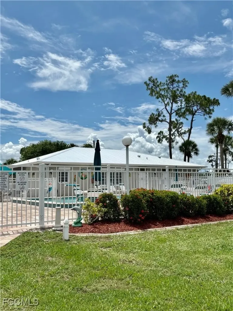 211 Shrub Lane N North Fort Myers FL 33917