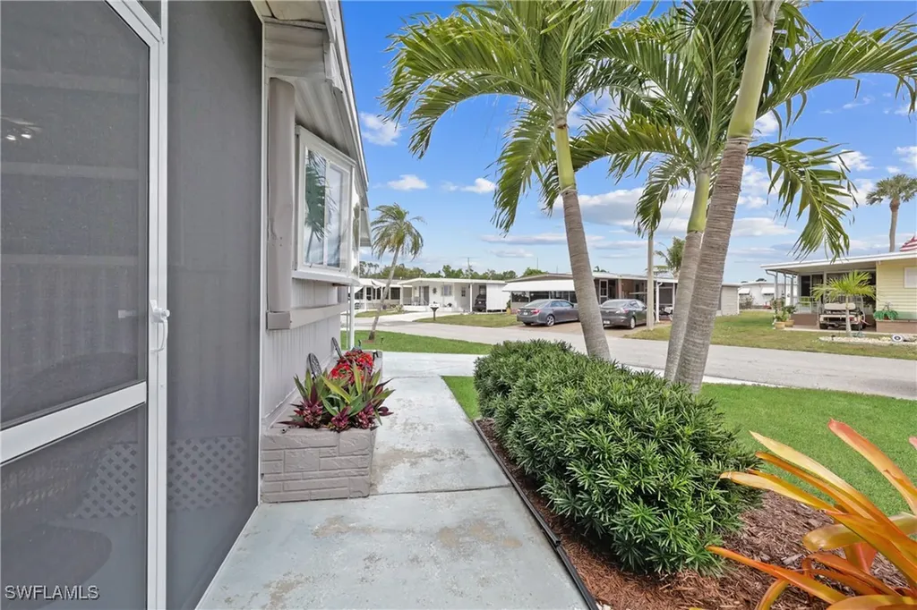 211 Shrub Lane N North Fort Myers FL 33917