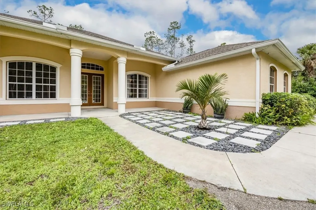 4240 3rd Avenue NW Naples FL 34119
