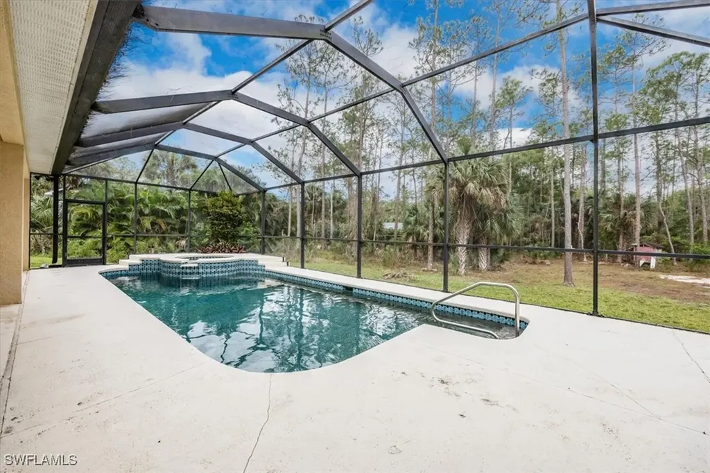 4240 3rd Avenue NW Naples FL 34119