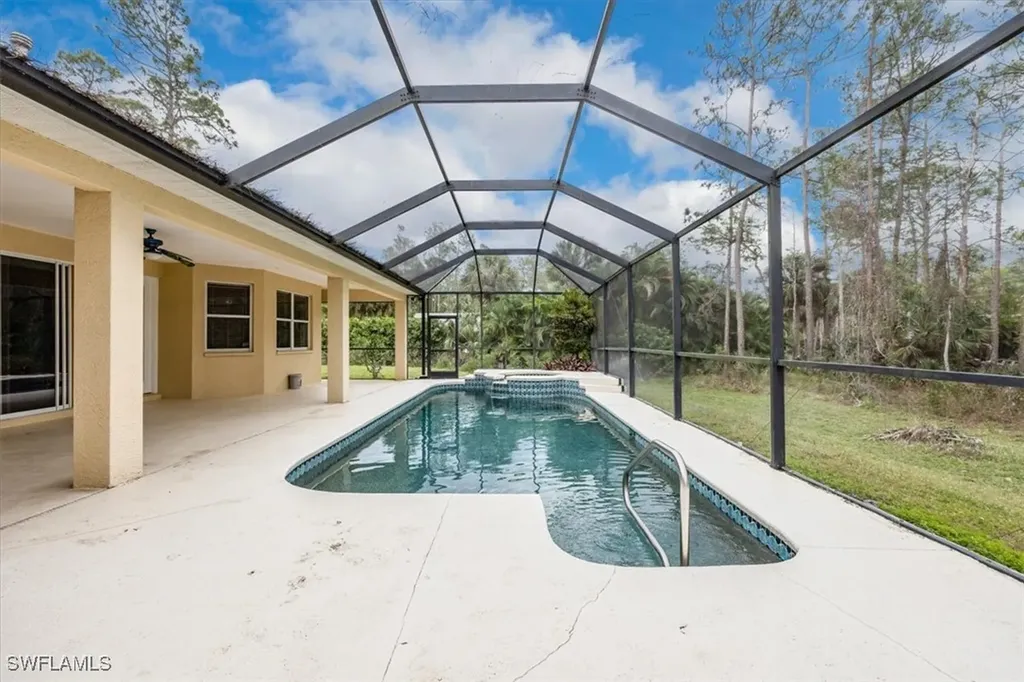 4240 3rd Avenue NW Naples FL 34119