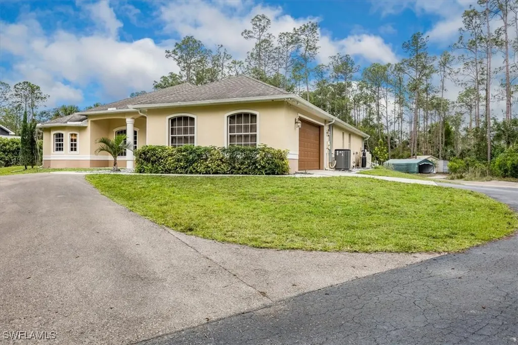 4240 3rd Avenue NW Naples FL 34119