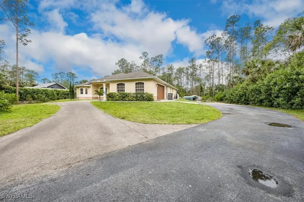 4240 3rd Avenue NW Naples FL 34119