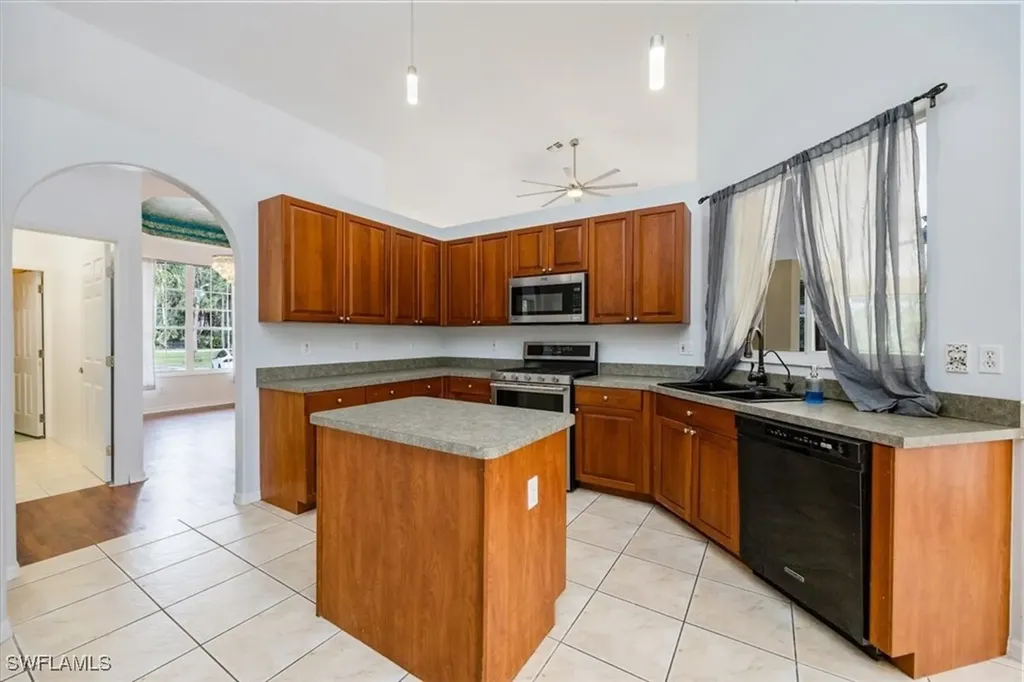 4240 3rd Avenue NW Naples FL 34119