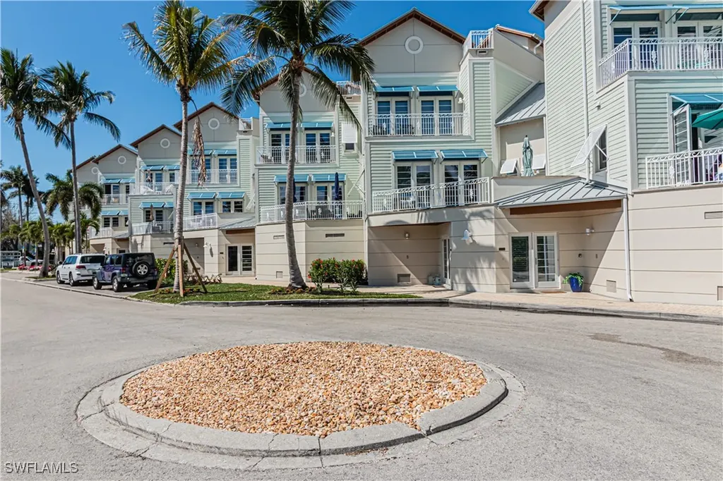 1001 10th Avenue S Naples FL 34102