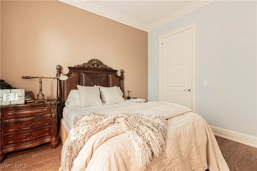 1001 10th Avenue S Naples FL 34102