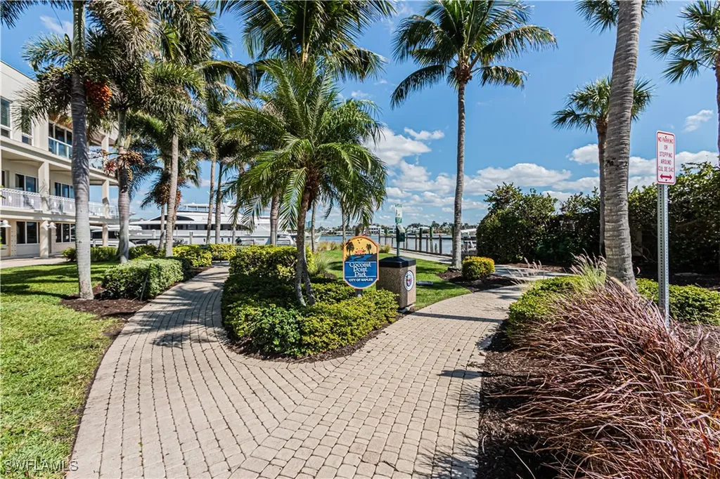 1001 10th Avenue S Naples FL 34102