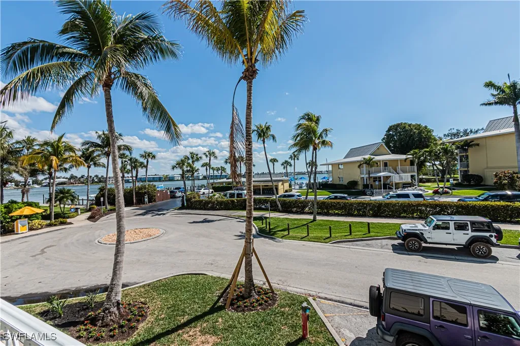 1001 10th Avenue S Naples FL 34102