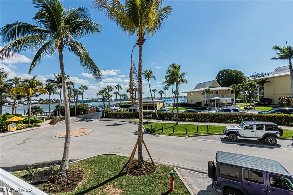 1001 10th Avenue S Naples FL 34102