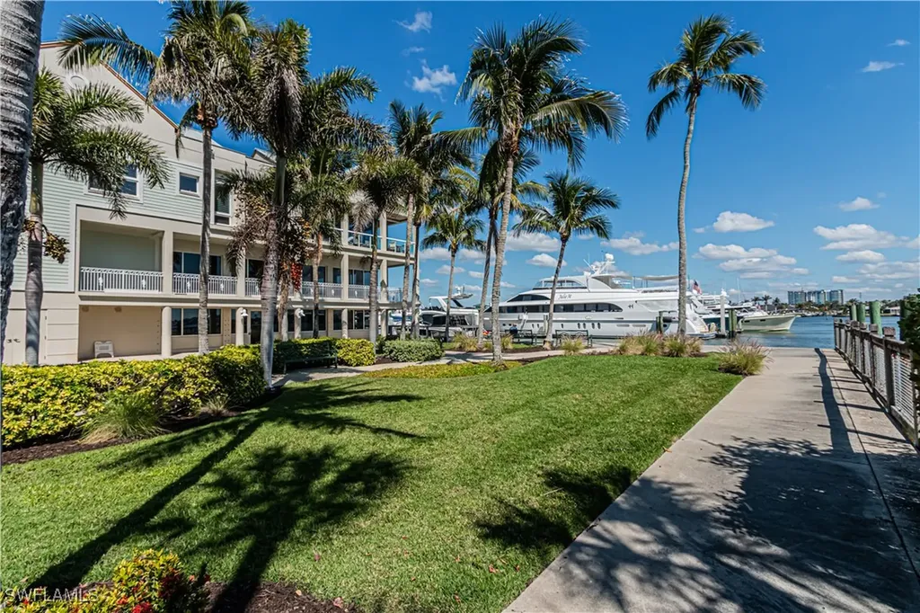 1001 10th Avenue S Naples FL 34102