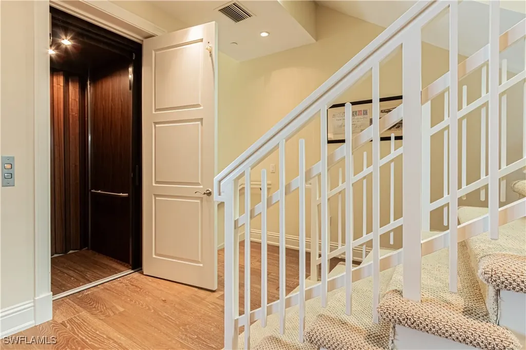 1001 10th Avenue S Naples FL 34102