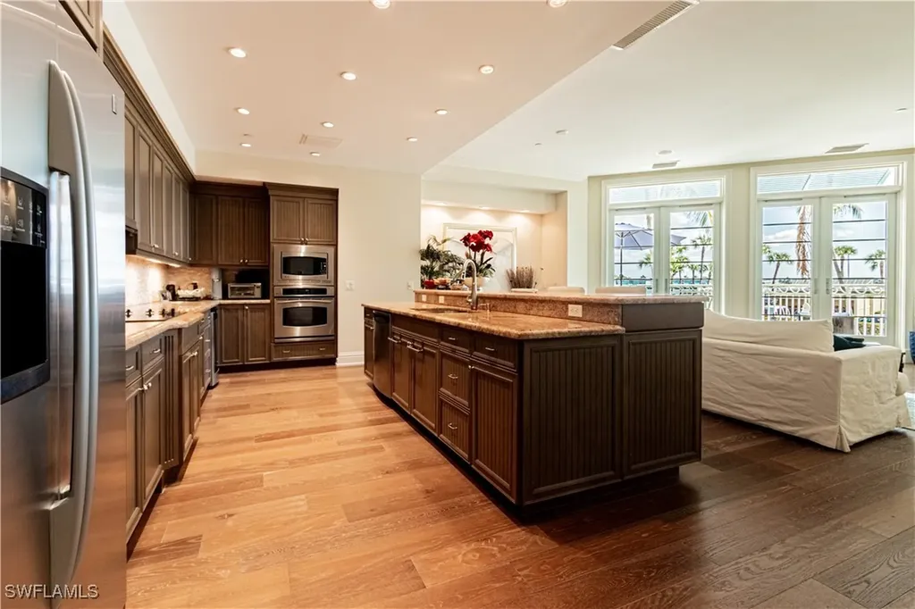 1001 10th Avenue S Naples FL 34102