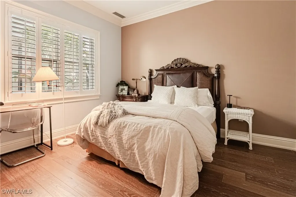 1001 10th Avenue S Naples FL 34102