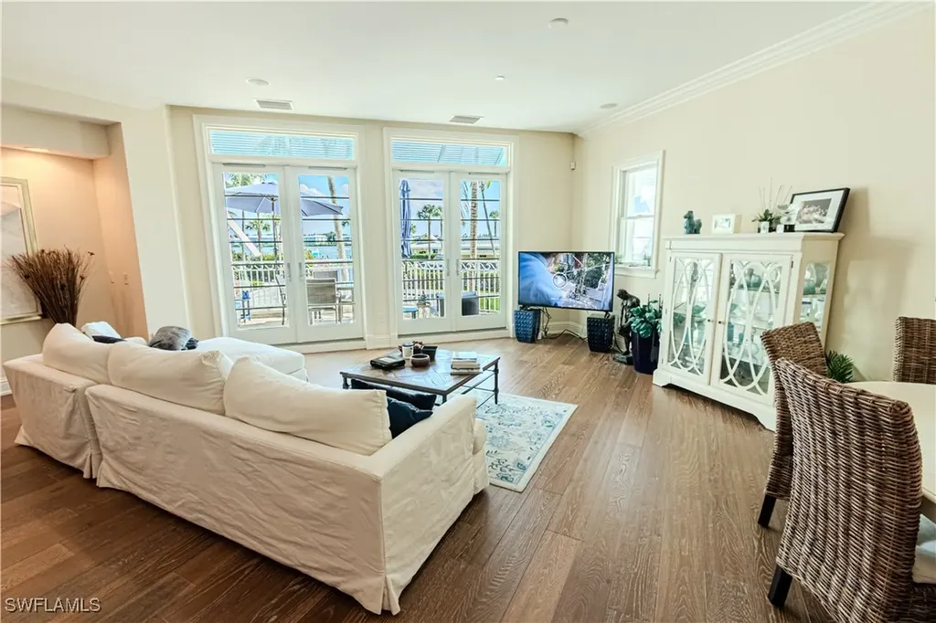 1001 10th Avenue S Naples FL 34102