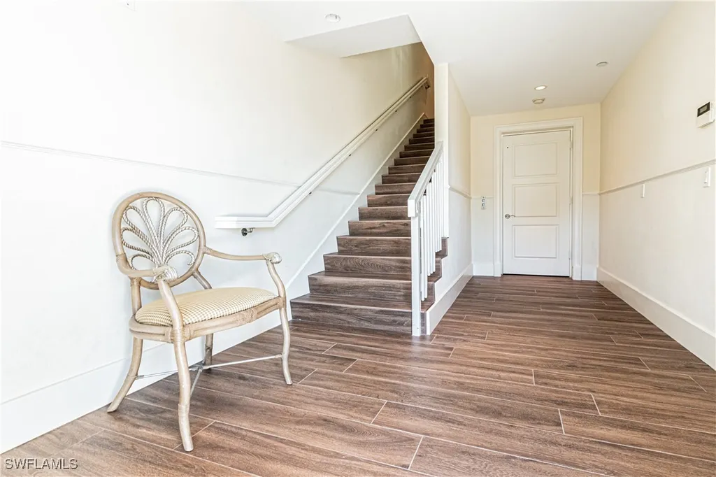 1001 10th Avenue S Naples FL 34102