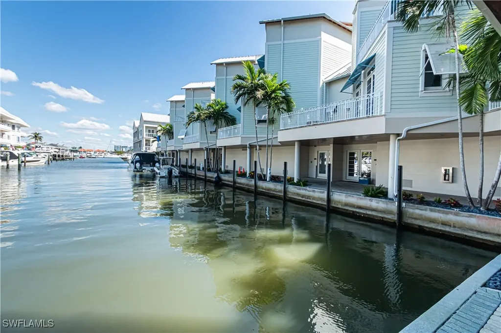 1001 10th Avenue S Naples FL 34102