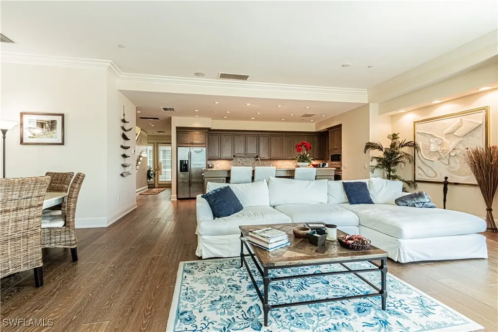 1001 10th Avenue S Naples FL 34102