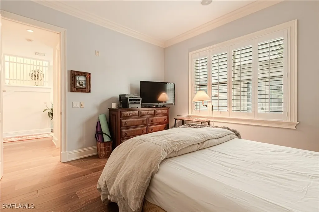 1001 10th Avenue S Naples FL 34102